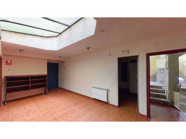 Edificio en Venta en Carretera General en Trabada