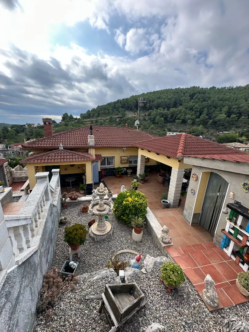 Vista exterior de Casa o chalet en venta en Castellet i la Gornal con Aire acondicionado, Calefacción y Jardín privado
