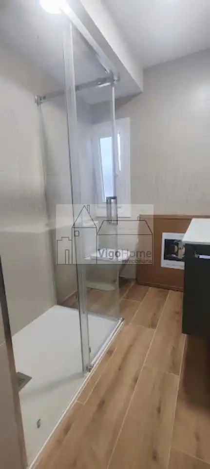 Bany de Pis de lloguer en Vigo  amb Calefacció i Traster