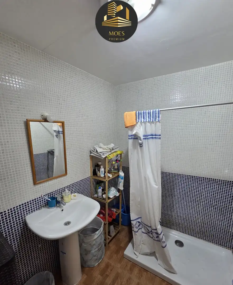 Badezimmer von Wohnung zum Verkauf in Mengíbar mit Klimaanlage, Terrasse und Abstellraum