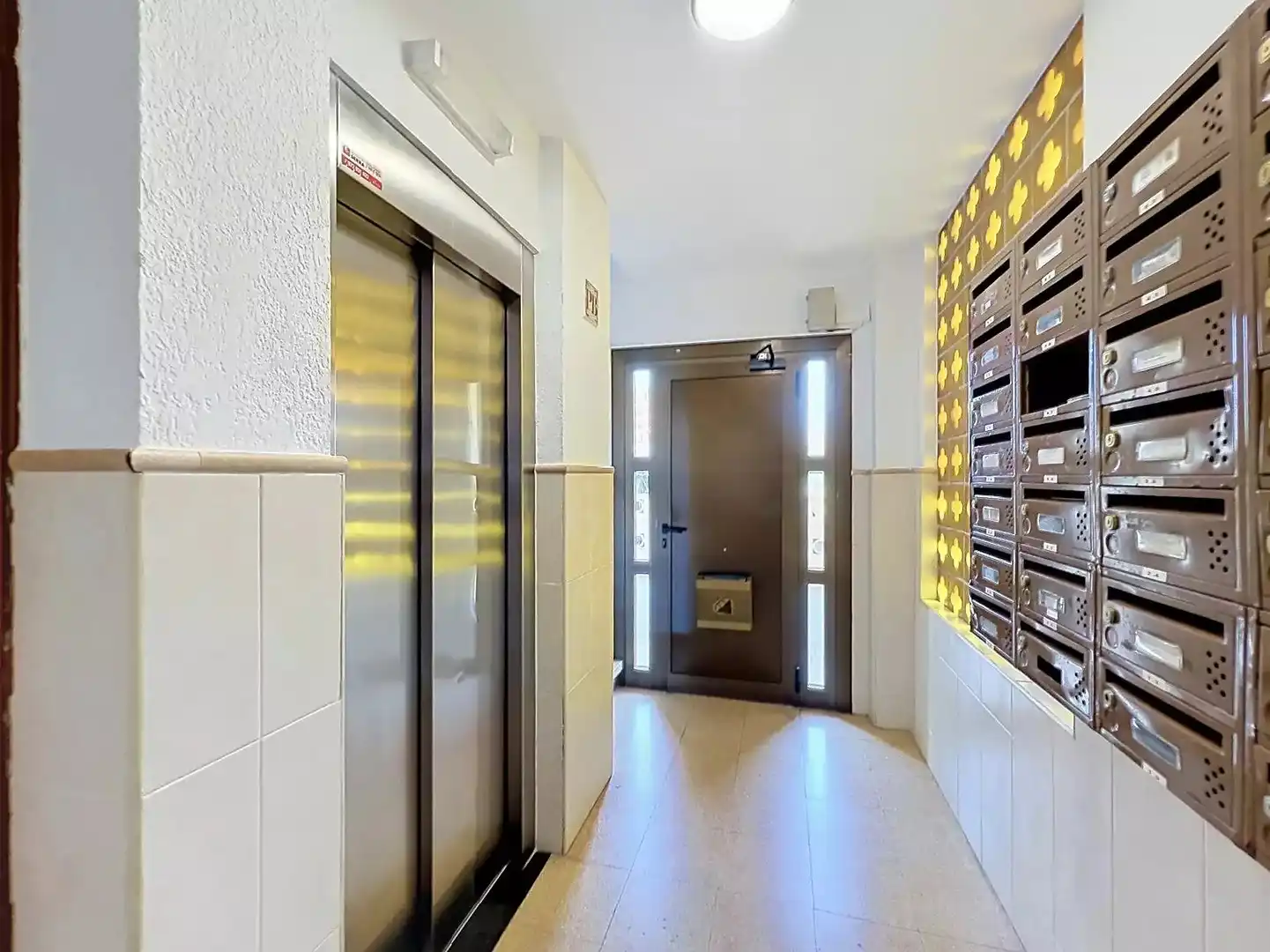 Flat for sale in Roses  with Furnished