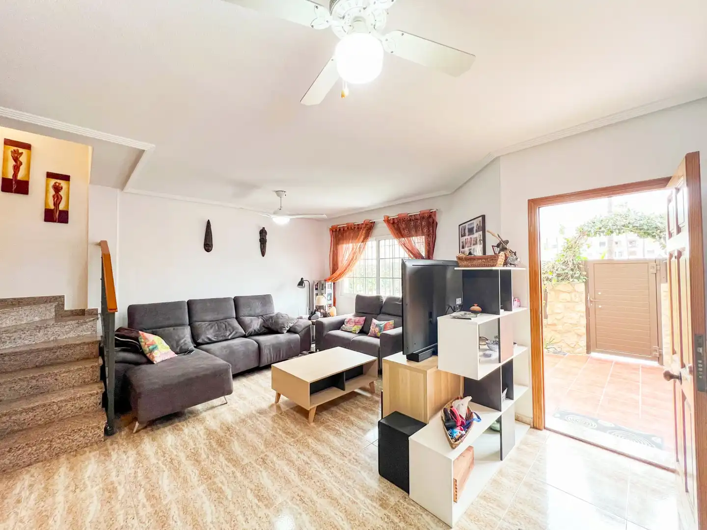 Adosado con terraza en venta en Calle Cabo Blanco, imagen 2