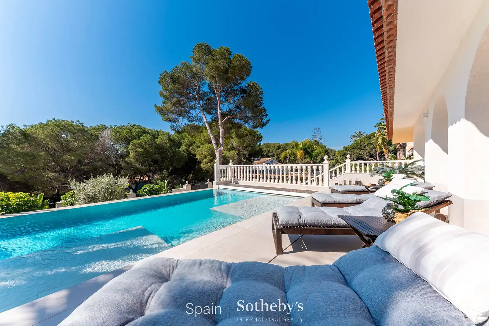 House with pool for sale in Calle Miguel Hernández, imagen 4