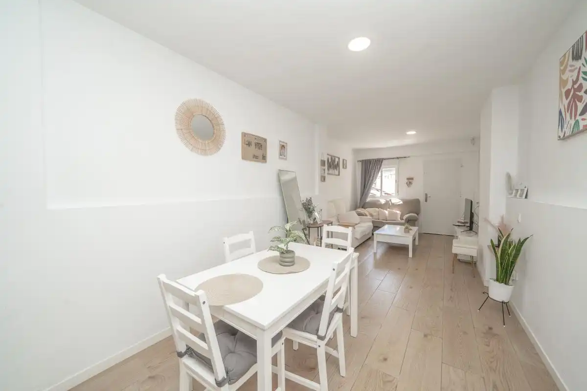 Esszimmer von Erdgeschoss zum Verkauf in Alicante / Alacant mit Klimaanlage, Heizung und Möbliert
