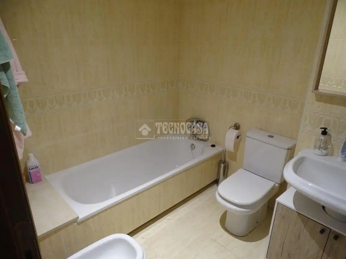 Baño de Piso en venta en Valladolid con Aire acondicionado y Calefacción