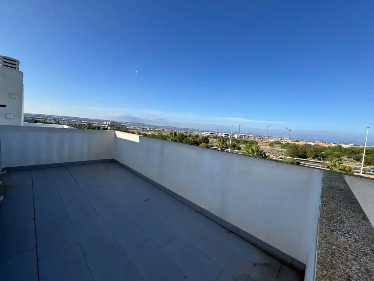Terraza de Casa adosada en venta en Torrevieja con Aire acondicionado, Jardín privado y Amueblado