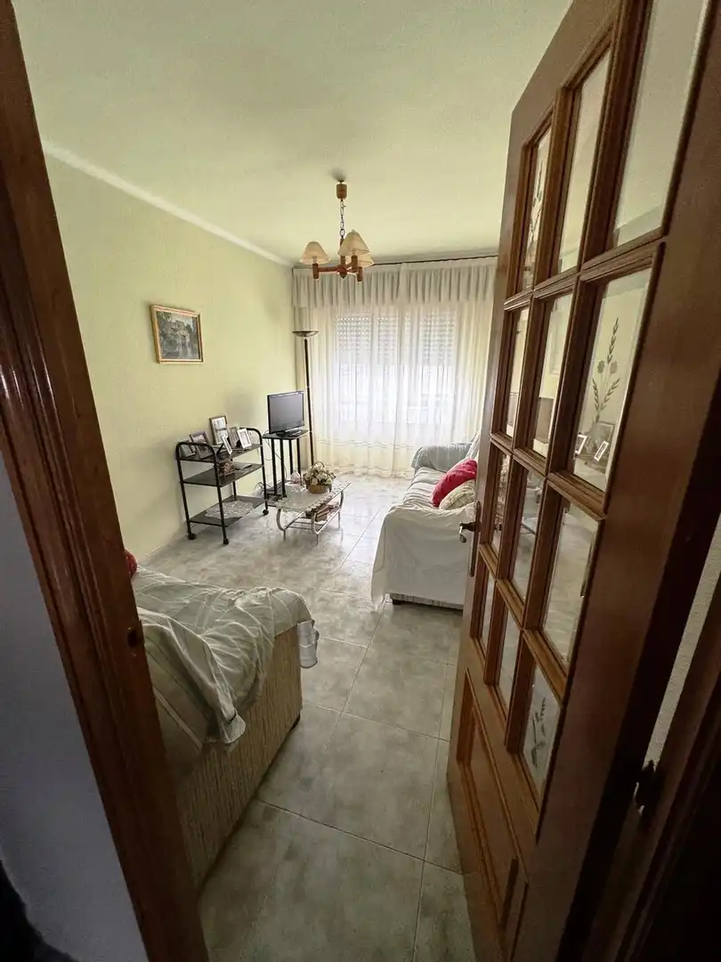Sala d'estar de Casa adosada en venda en Ponferrada amb Calefacció i Moblat