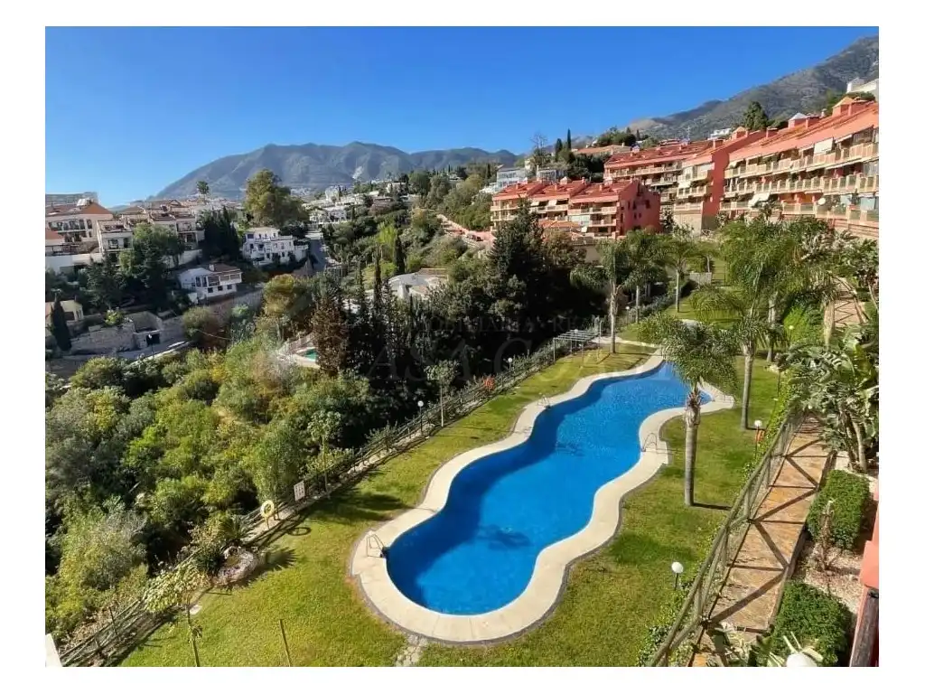Vista exterior de Dúplex en venta en Fuengirola con Aire acondicionado, Jardín privado y Terraza