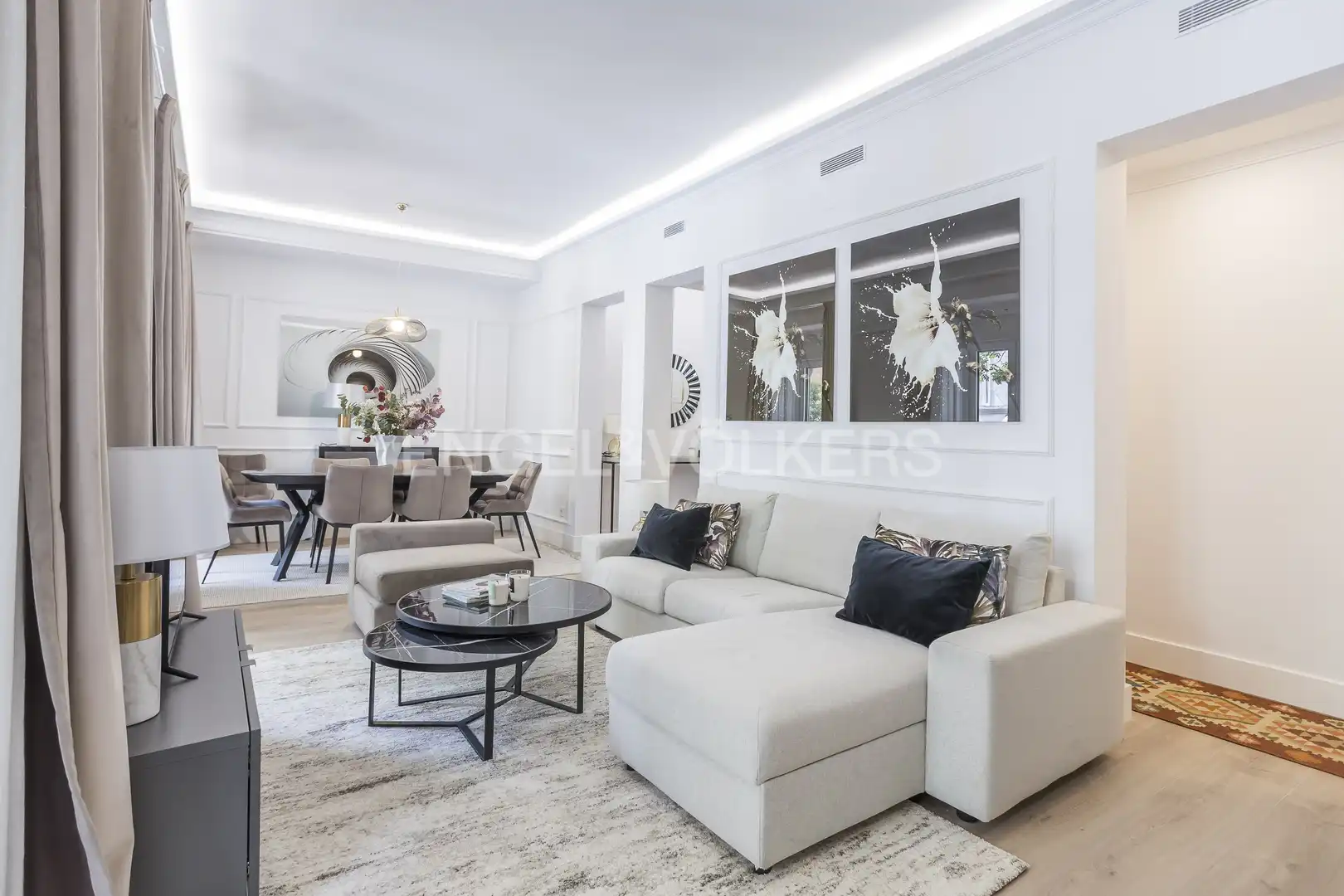 Living room of Flat for sale in Madrid  with Air Conditioner, Heating and Storage room