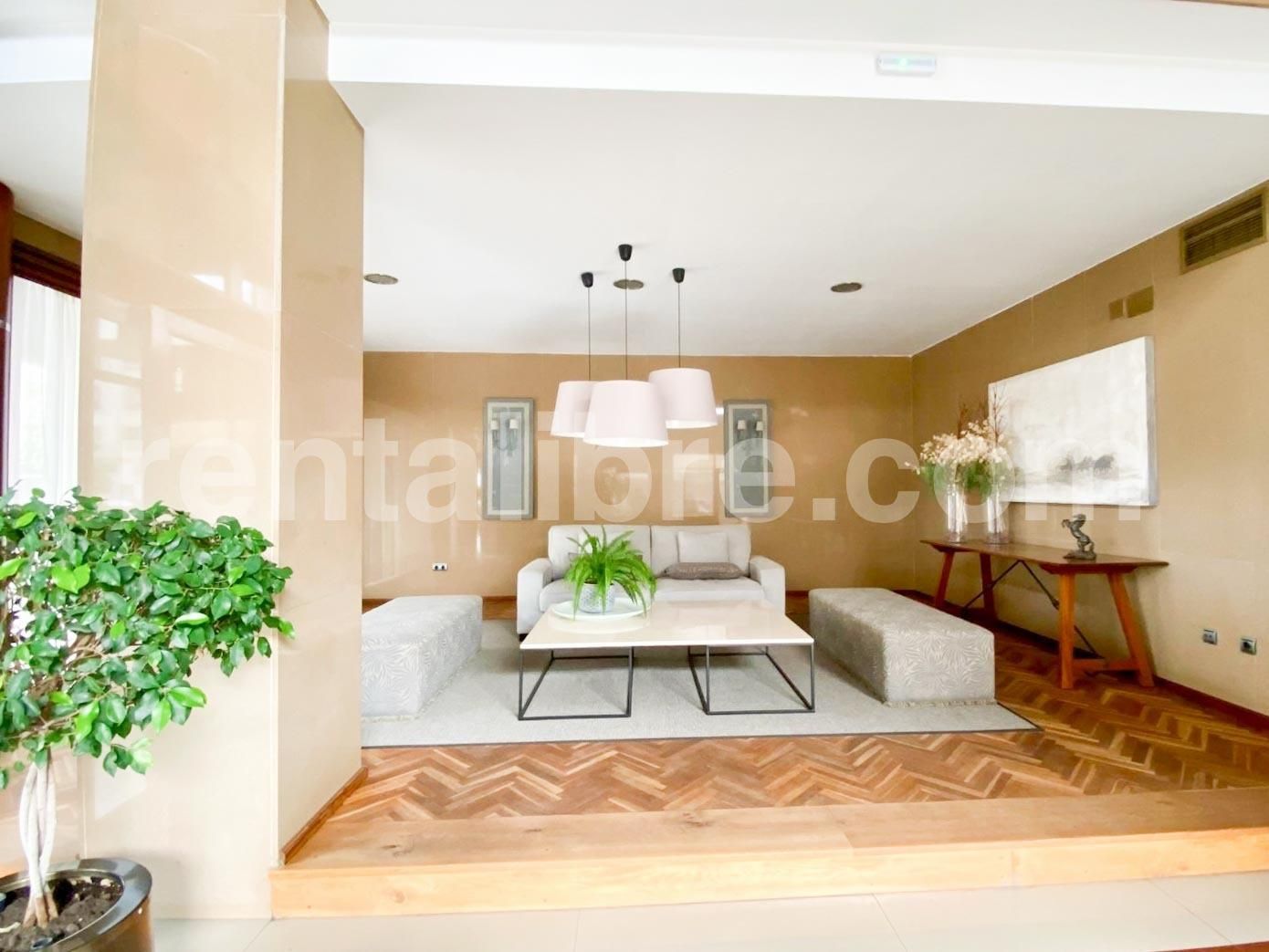 Living room of Single-family semi-detached for sale in Jerez de la Frontera  with Air Conditioner, Heating and Parquet flooring
