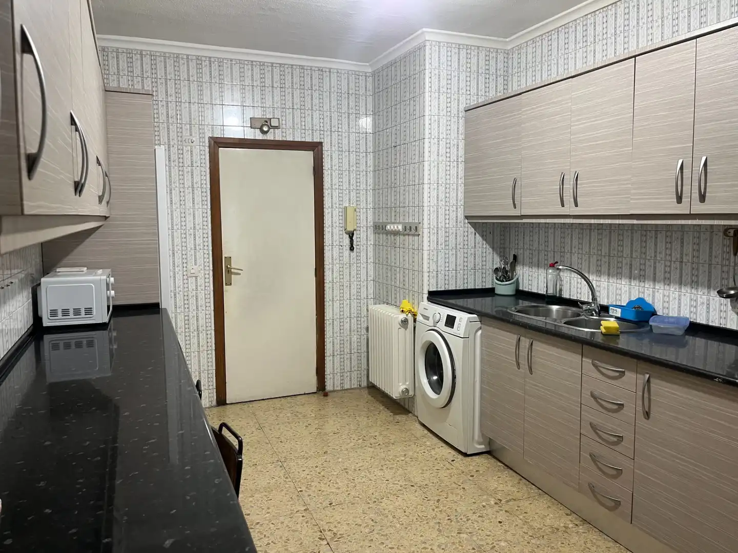 Kitchen of Flat for sale in Salamanca  with Heating, Parquet flooring and Furnished