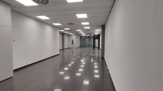 Local comercial en Alquiler en Avenida País Valenciano, 14 en Buñol