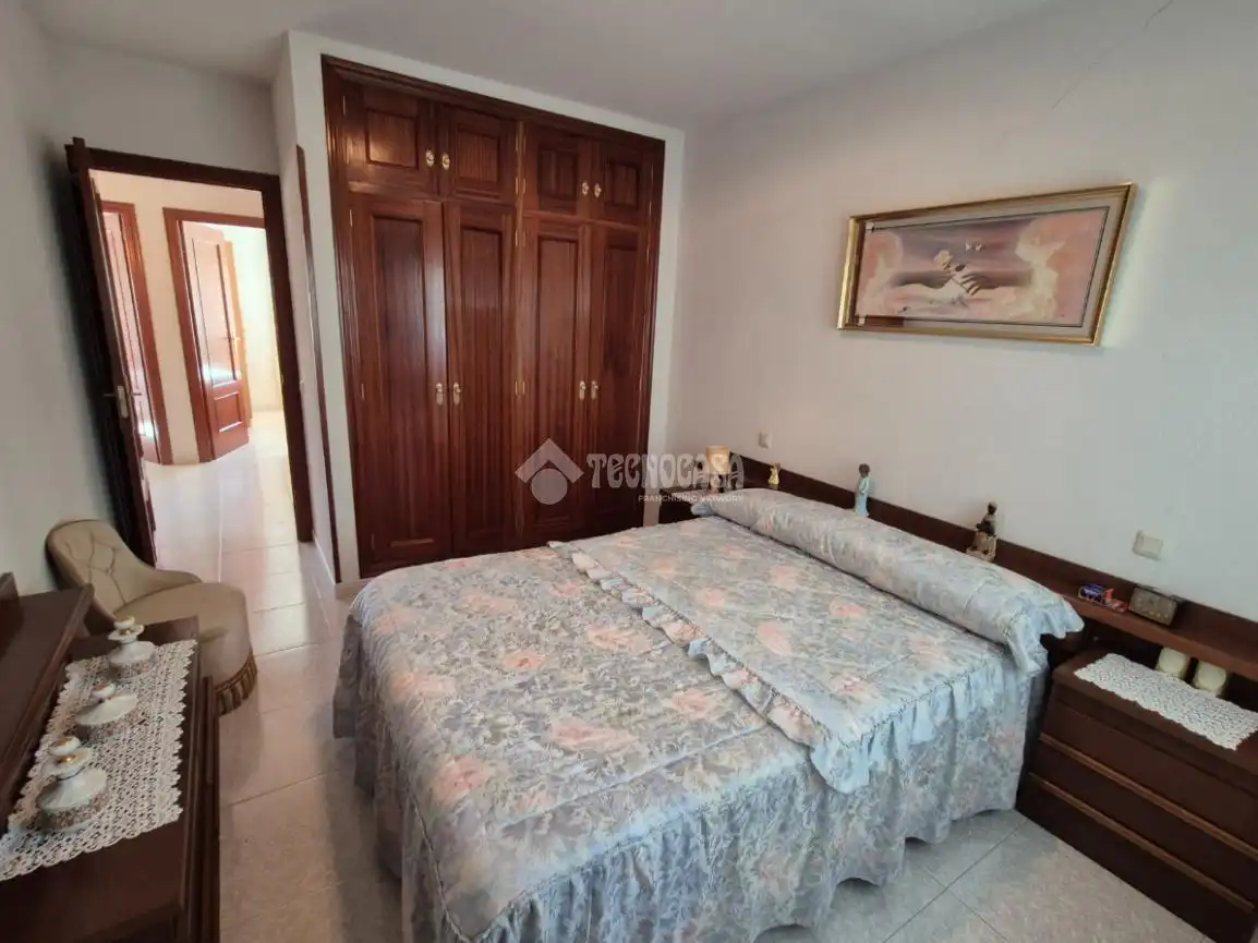 Schlafzimmer von Einfamilien-Reihenhaus zum Verkauf in Jadraque mit Heizung