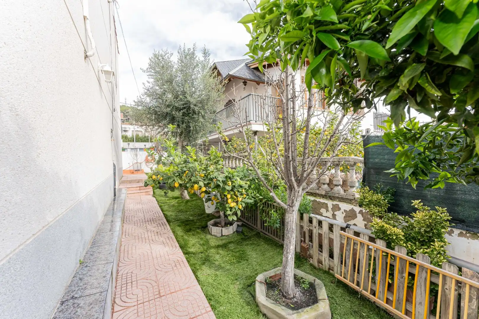 Jardí de Casa o xalet en venda en Viladecans amb Aire condicionat, Calefacció i Jardí privat
