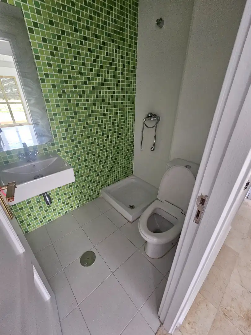 Baño de Piso de alquiler en Cáceres con Aire acondicionado y Terraza