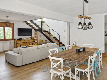 House with pool for sale in Olivella