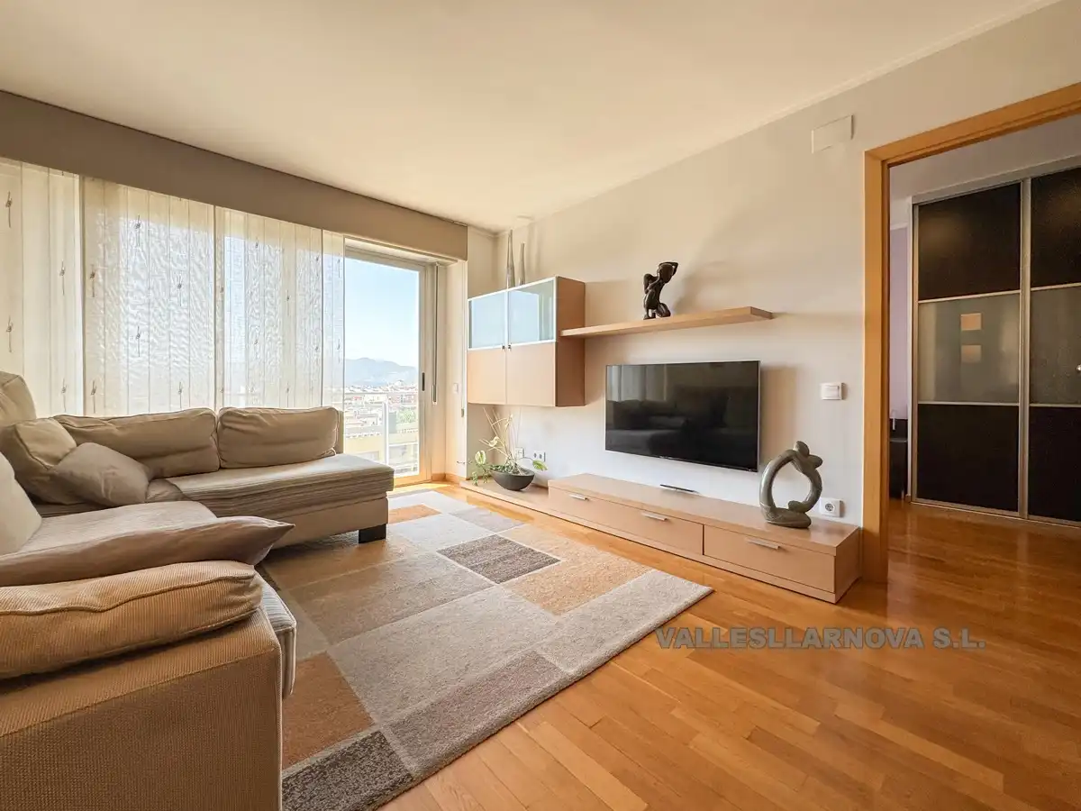 Living room of Flat for sale in Mollet del Vallès  with Parquet flooring, Storage room and Balcony