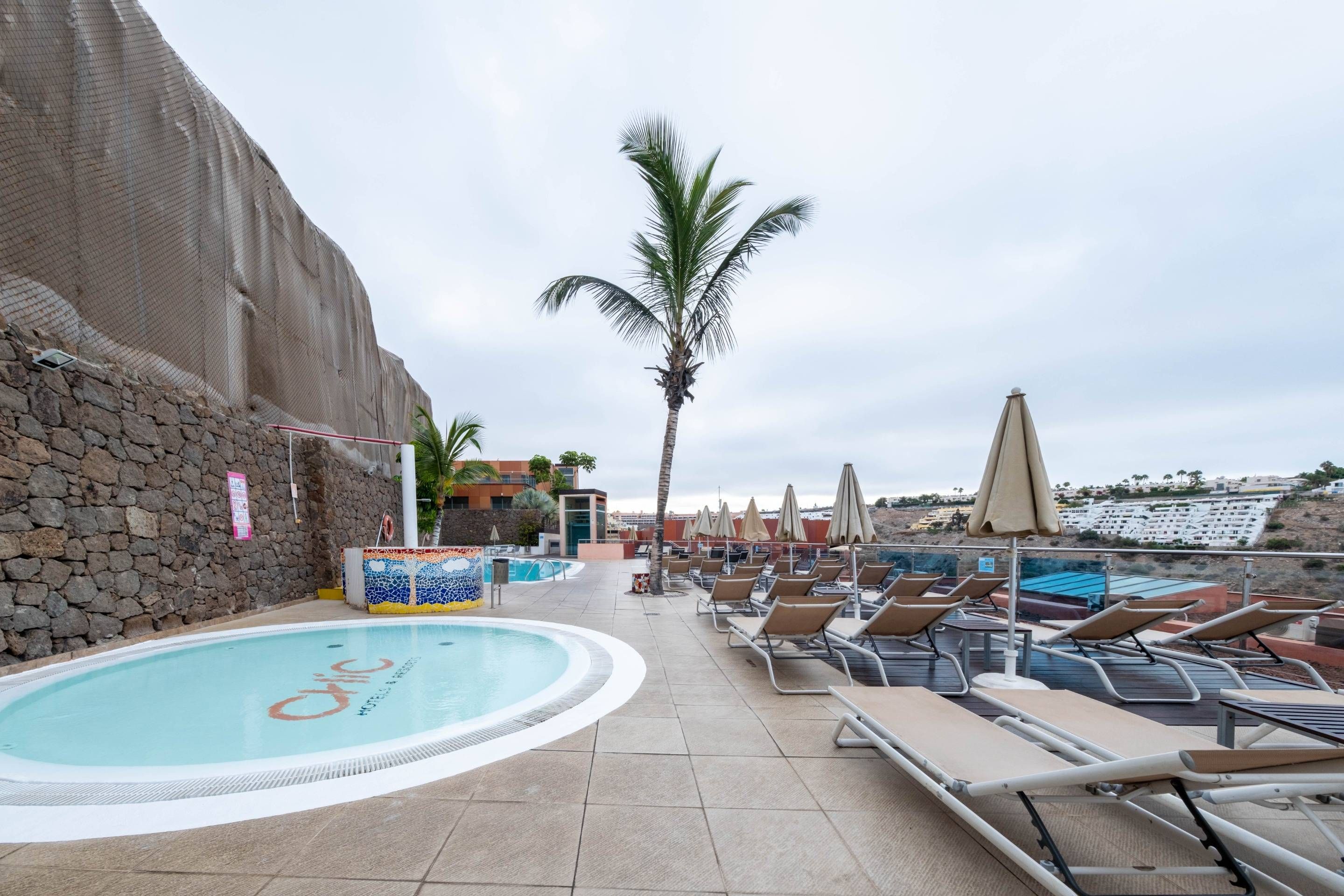 Swimming pool of Building for sale in Mogán