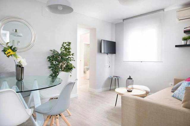 Piso en Alquiler en N/A en Cortes - Huertas