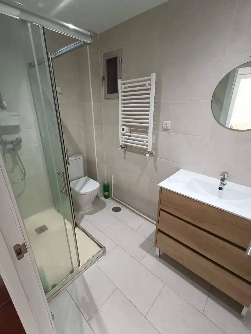 Bathroom of Flat for sale in Madrid  with Storage room