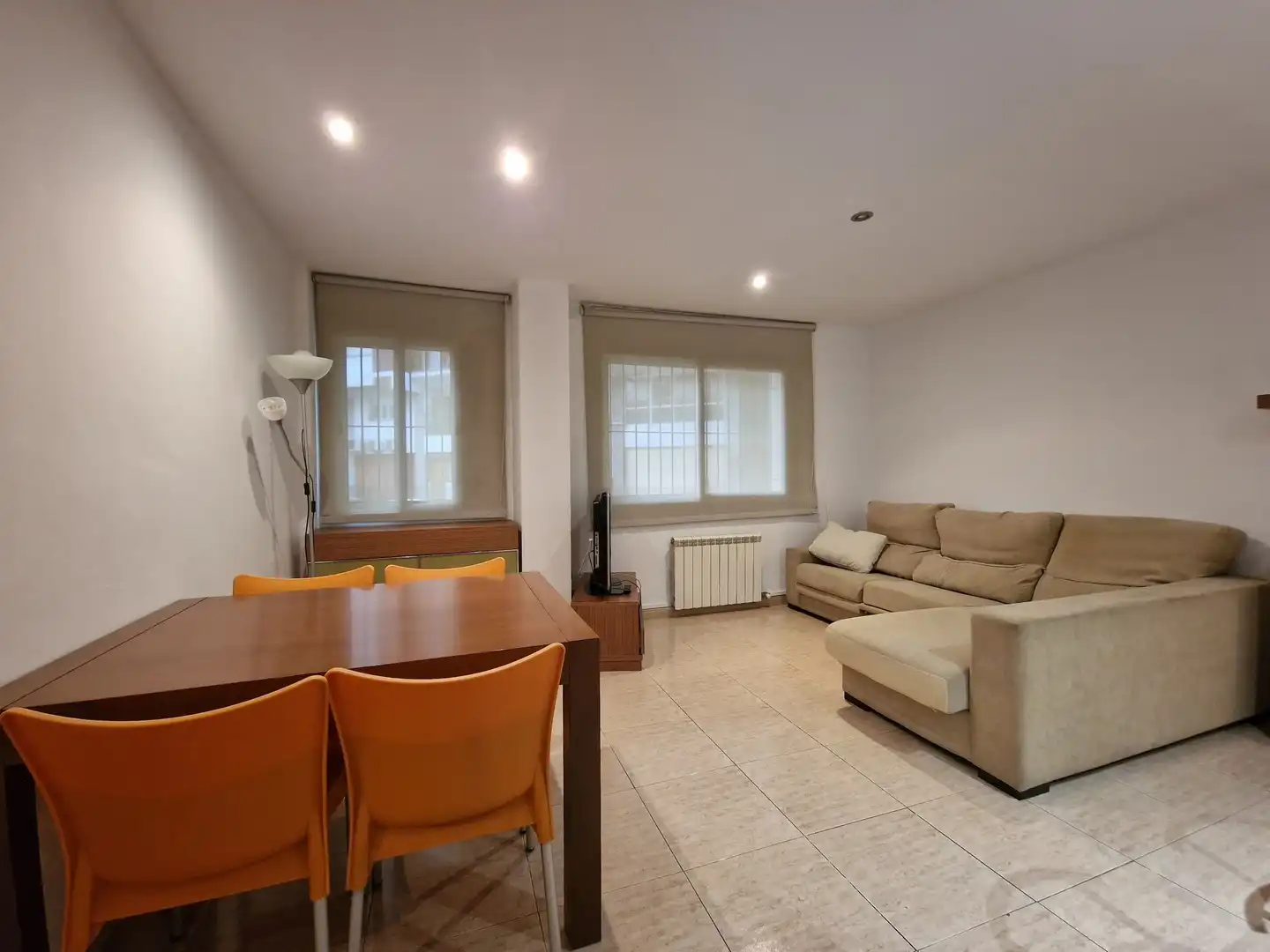 Sala d'estar de Planta baixa en venda en Girona amb Calefacció i Moblat