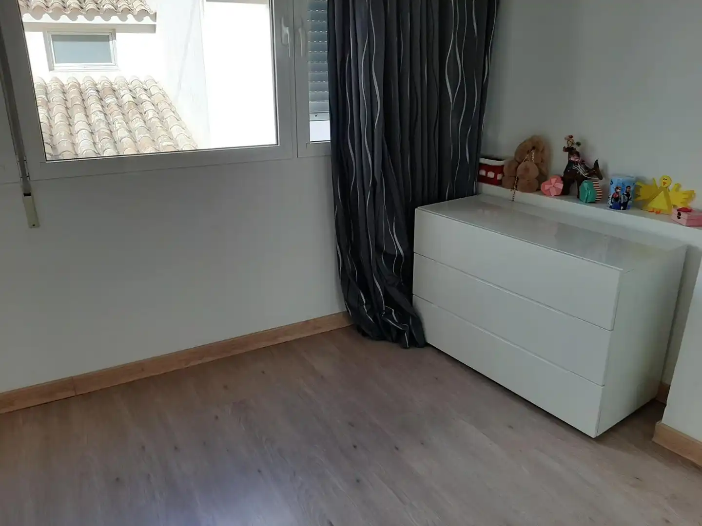 Dormitori de Casa adosada en venda en Benidorm amb Aire condicionat, Calefacció i Moblat