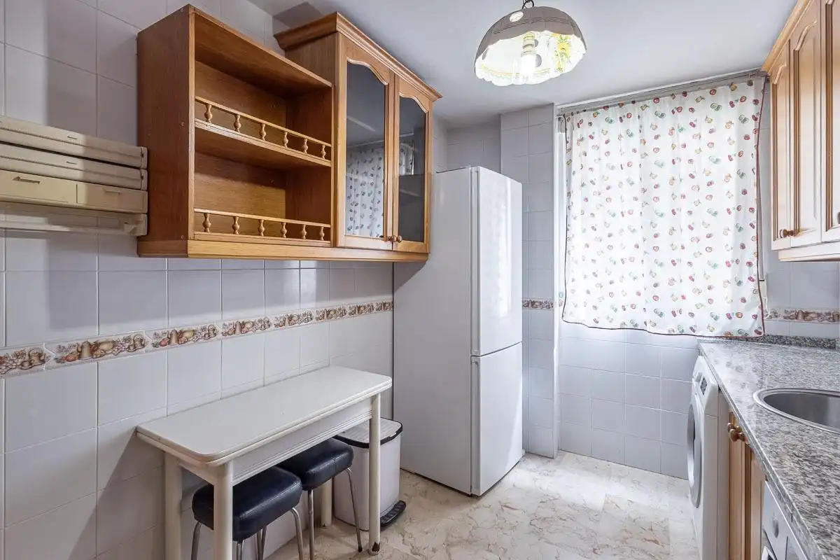 Küche von Wohnung zur Miete in Granada mit Heizung und Balkon