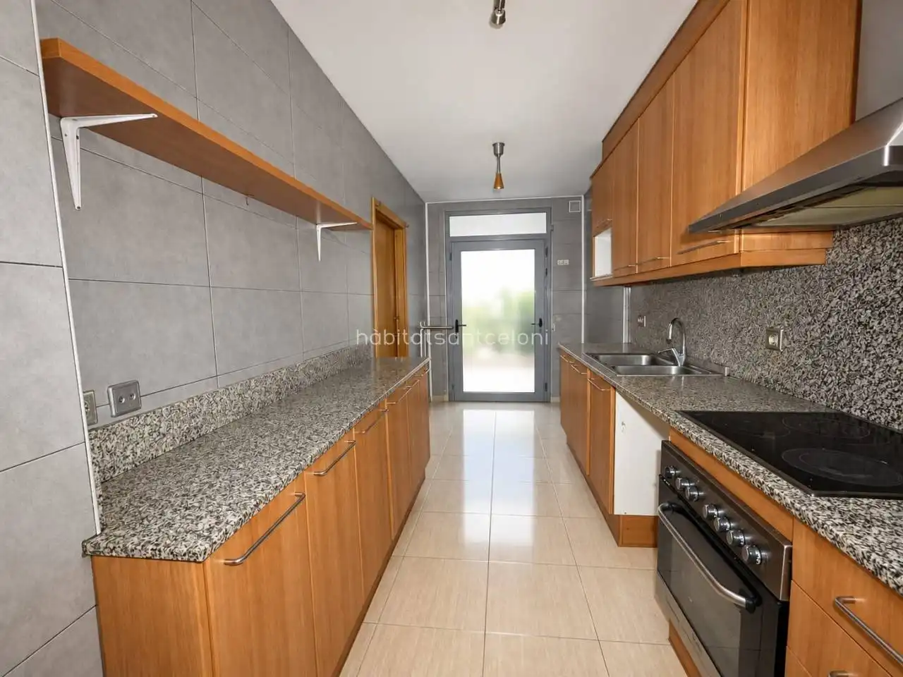 Cuina de Casa o xalet en venda en Sant Celoni amb Jardí privat i Terrassa