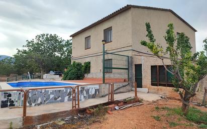 Vista exterior de Finca rústica en venda en Alcover amb Aire condicionat, Terrassa i Piscina