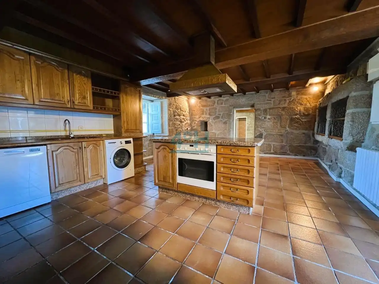 Küche von Country house zum Verkauf in San Cibrao das Viñas mit Heizung, Privatgarten und Terrasse