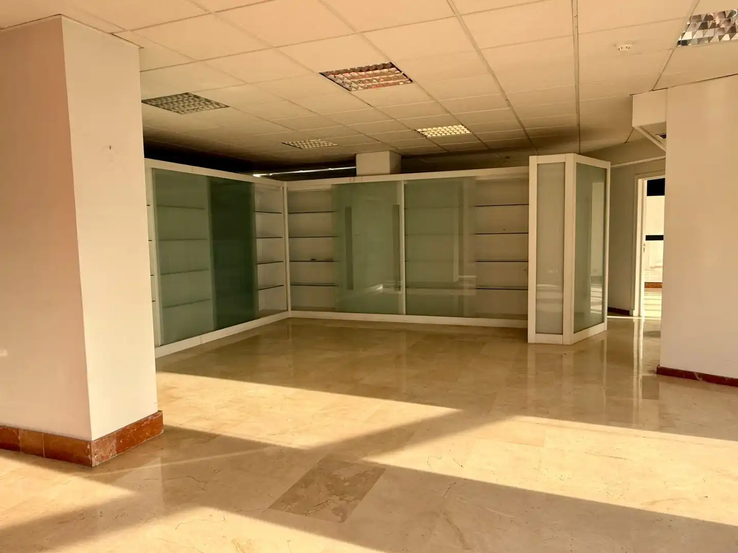Büro mit Aufzug zur Miete in Zona Nord, imagen 9