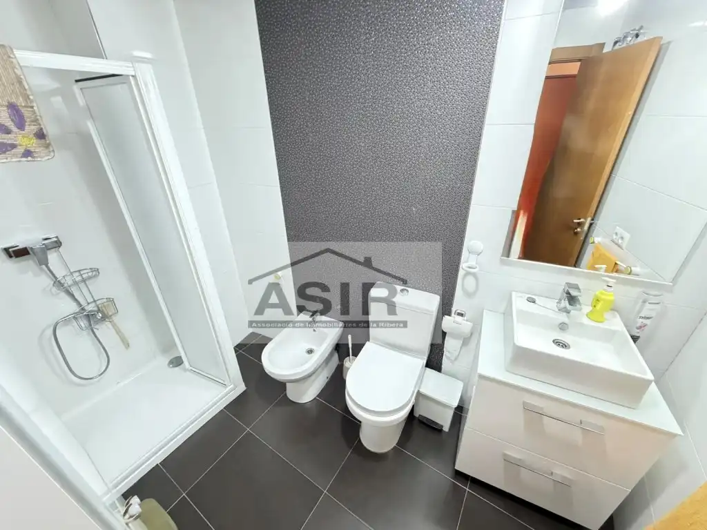 Baño de Piso de alquiler en Alzira con Aire acondicionado