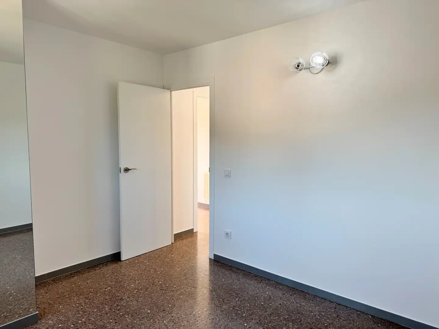 Wohnung zur Miete in Girona mit Heizung, Ofen und Waschmaschine