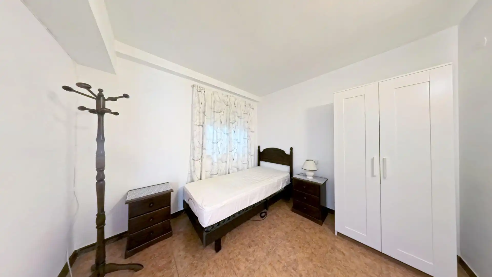 Appartamento con terrazza in affitto a Carrer de Pere Martell, imagen 8
