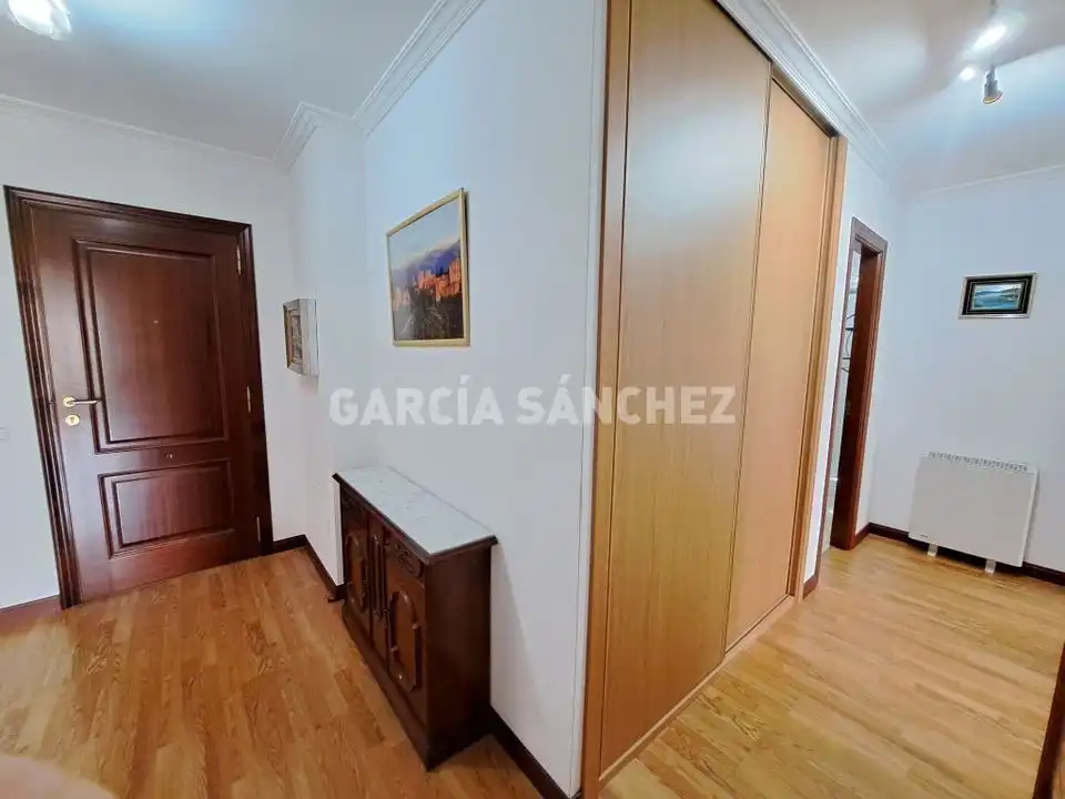 Apartamento en venta en Boiro con Calefacción, Amueblado y Horno
