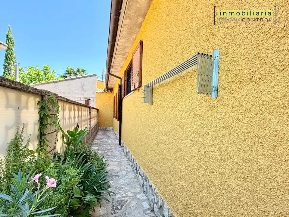 Vista exterior de Casa o xalet en venda en Zuera amb Aire condicionat, Calefacció i Jardí privat
