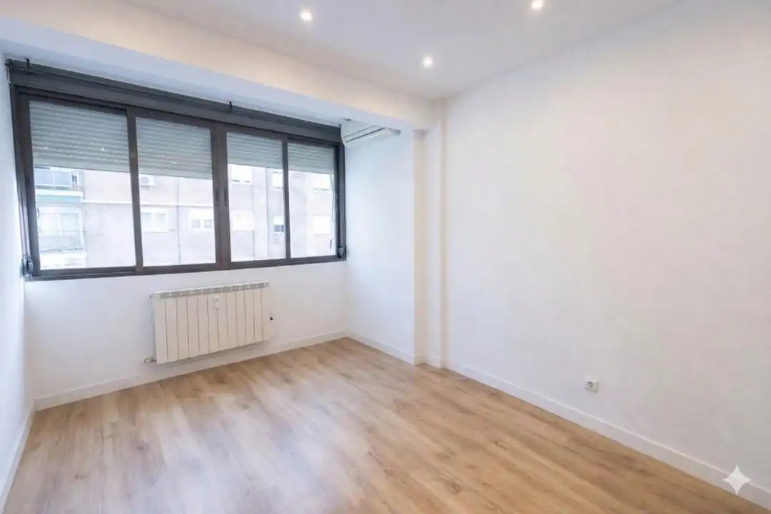 Schlafzimmer von Wohnungen zum Verkauf in Madrid mit Klimaanlage und Heizung