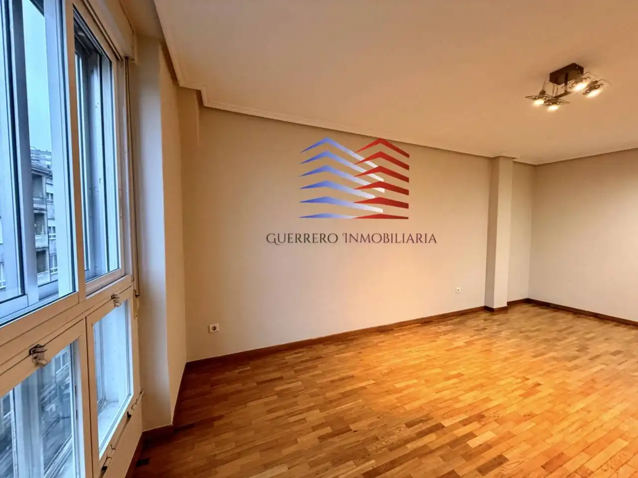 Pis de lloguer en Ourense Capital  amb Calefacció i Parquet