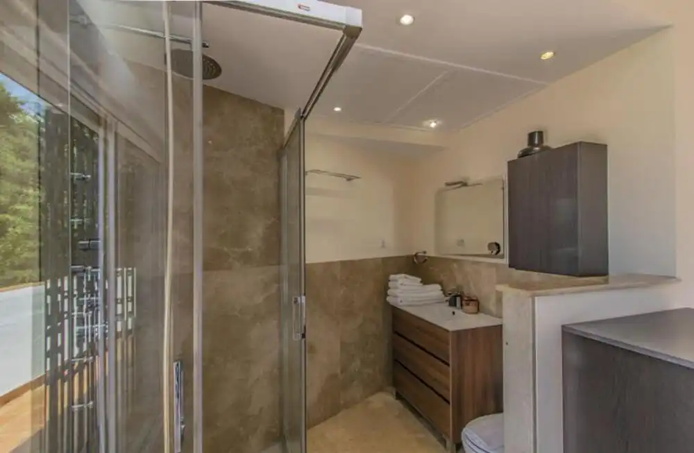 Bathroom of Houses for sale in Marbella  with Air Conditioner, Private garden and Terrace