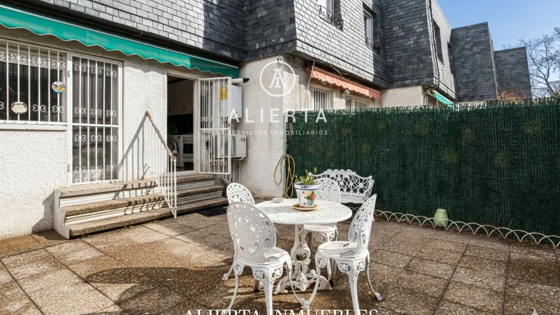 Vista exterior de Casa o chalet en venta en  Zaragoza Capital con Calefacción y Trastero