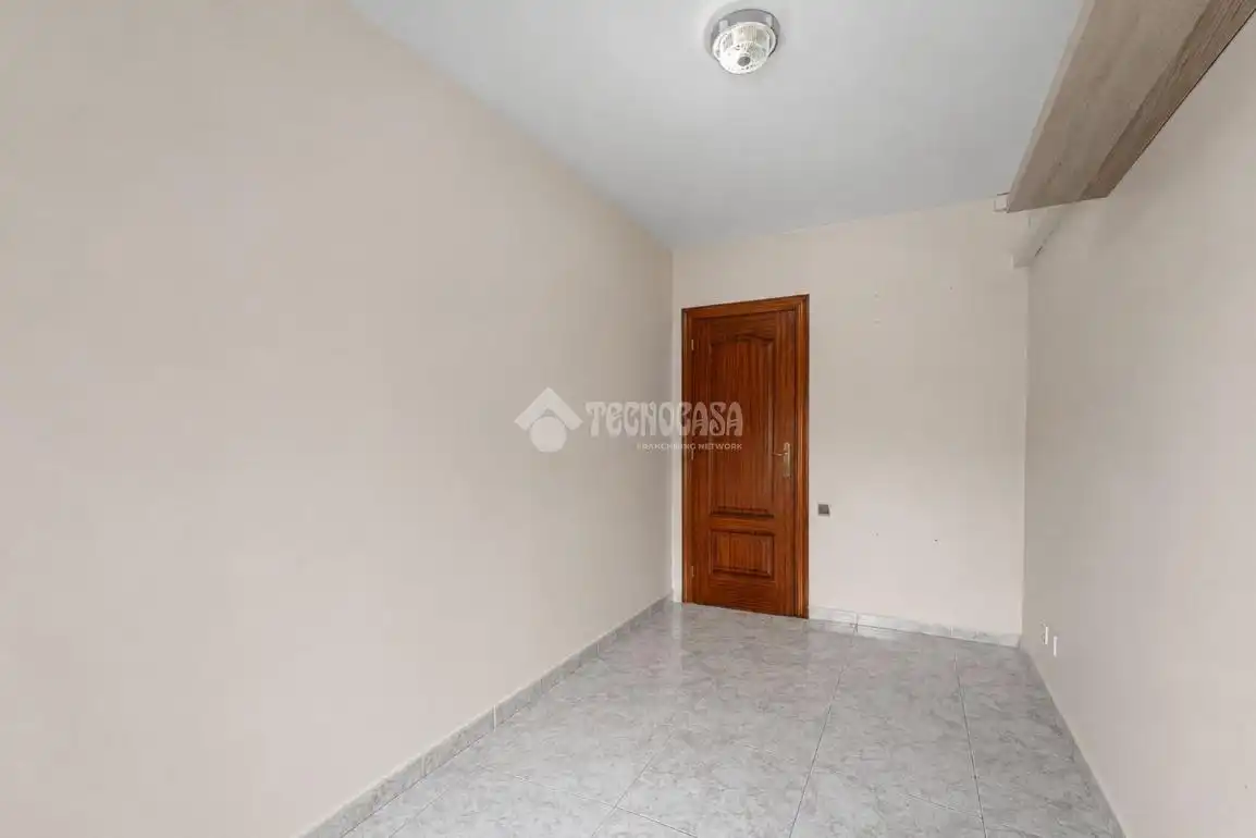 Habitación de Piso en venta en Cornellà de Llobregat con Aire acondicionado y Balcón