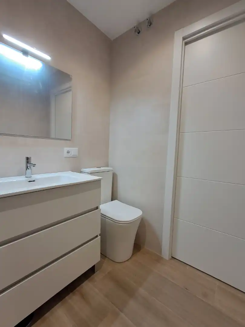 Baño de Piso en venta en Sevilla con Aire acondicionado, Calefacción y Horno