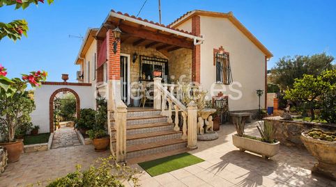 Villa con Dos Viviendas, jardín y posibilidad de piscina en Barranco Hondo en La Nucía