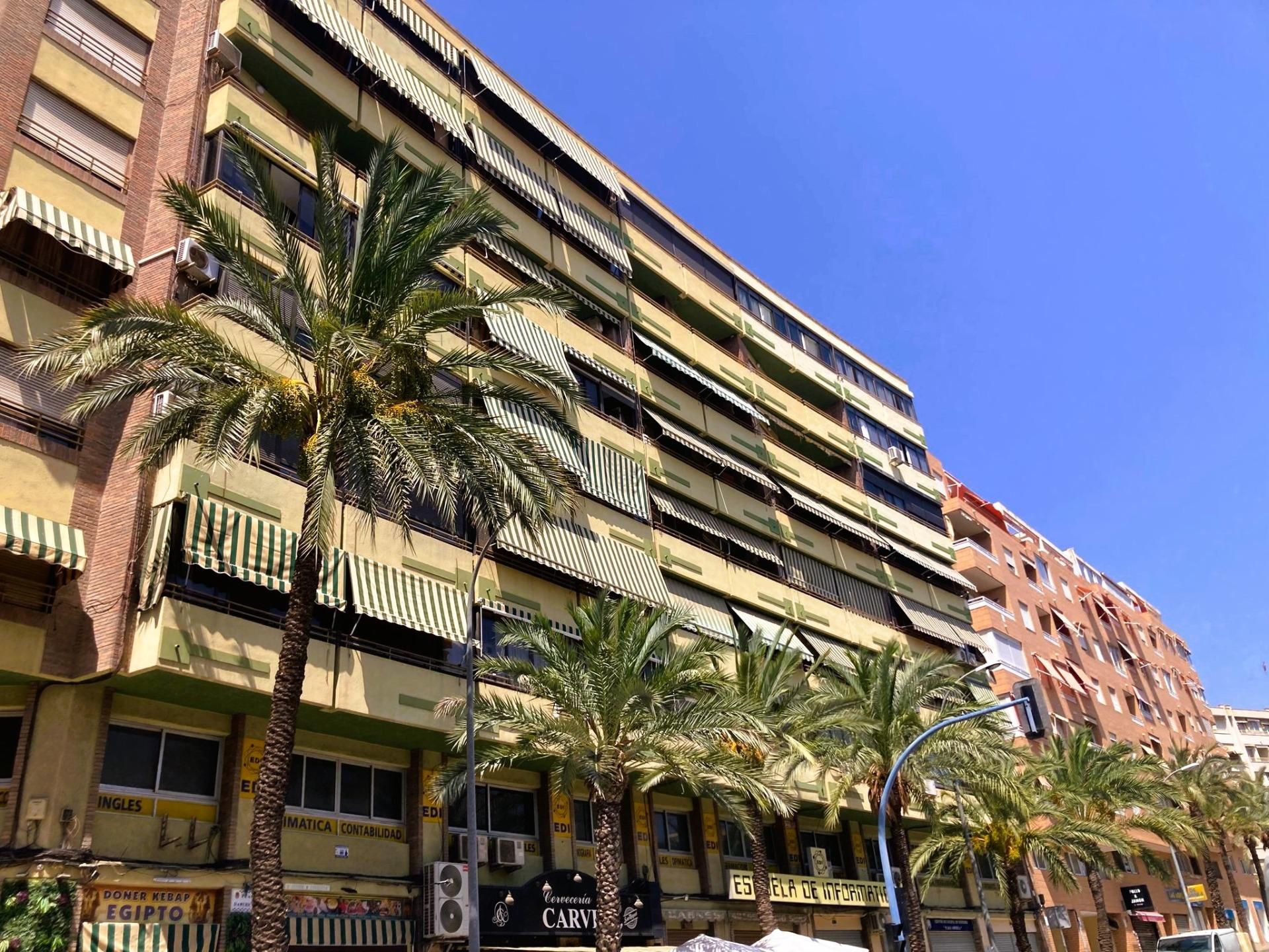 Vista exterior de Pis en venda en Alicante / Alacant amb Aire condicionat i Terrassa