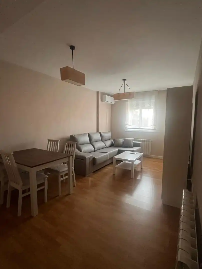 Wohnzimmer von Wohnung zur Miete in Cáceres mit Klimaanlage, Heizung und Möbliert