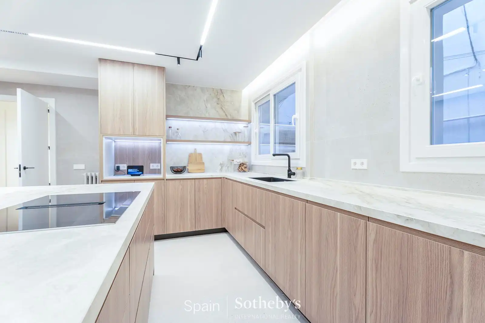 Cuina de Apartament en venda en Madrid amb Aire condicionat i Calefacció