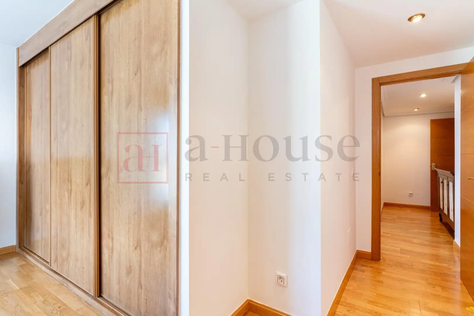 Schlafzimmer von Wohnung zum Verkauf in Madrid mit Klimaanlage, Heizung und Privatgarten