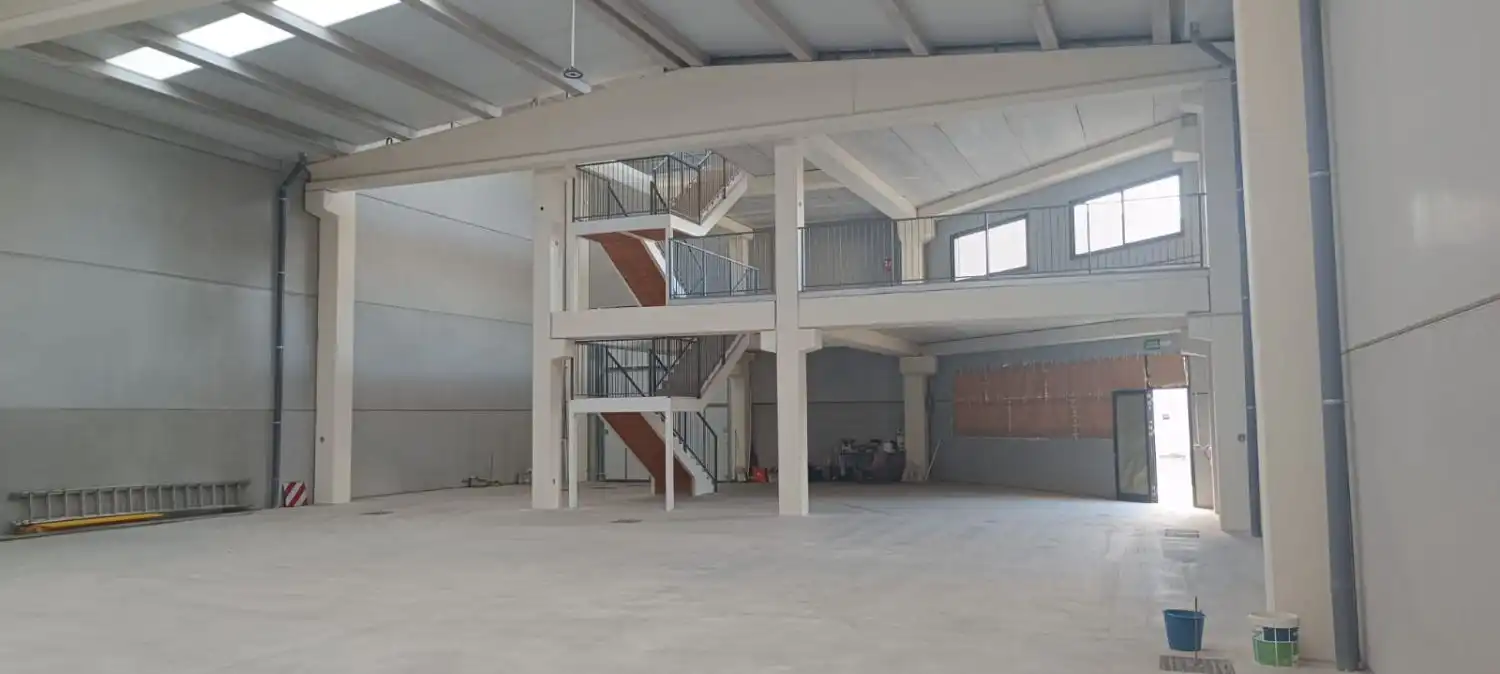 Industriegebäude zur Miete in Cerro - Amate