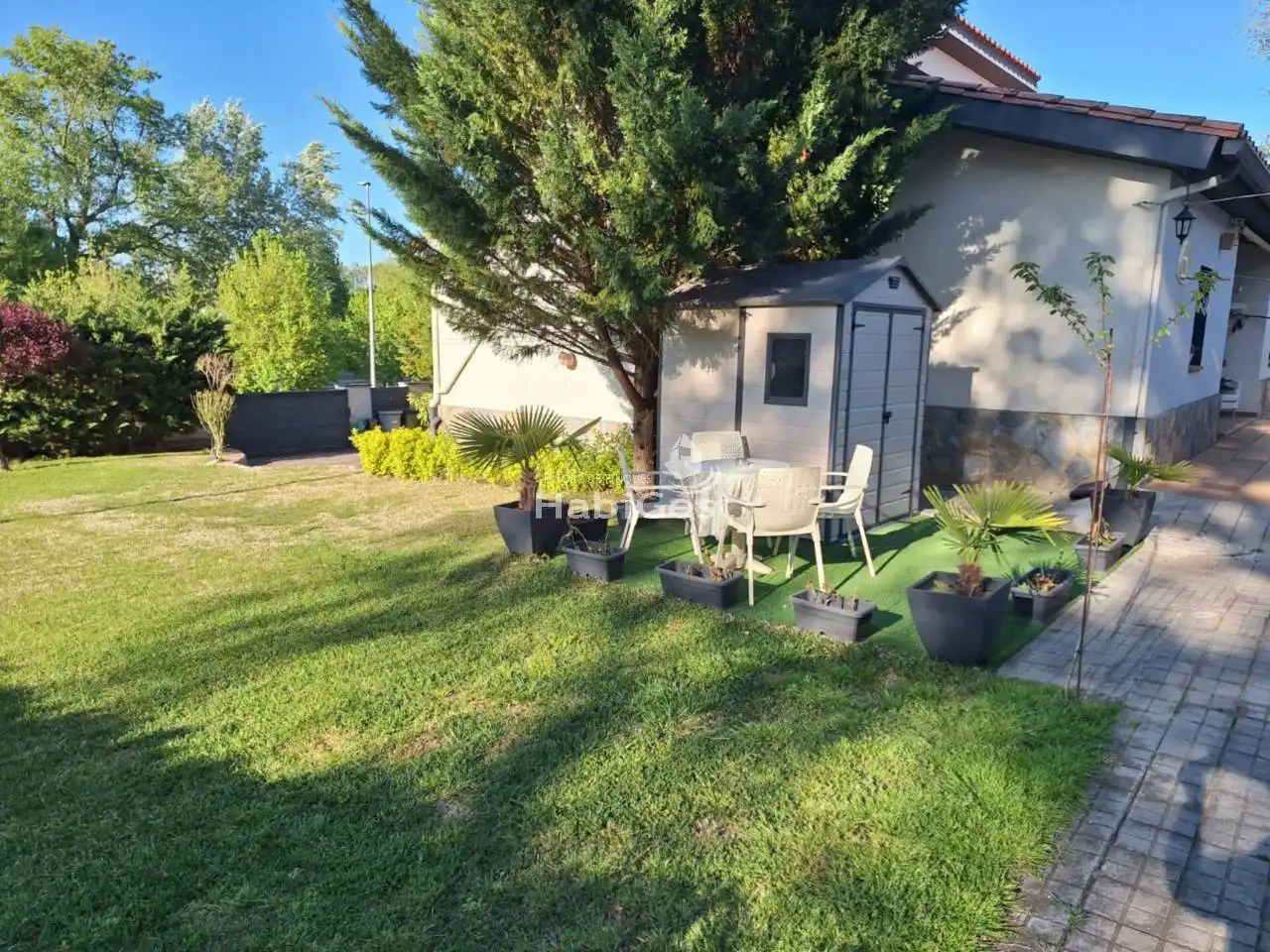 Jardí de Casa o xalet en venda en Vilobí d'Onyar amb Aire condicionat, Calefacció i Jardí privat
