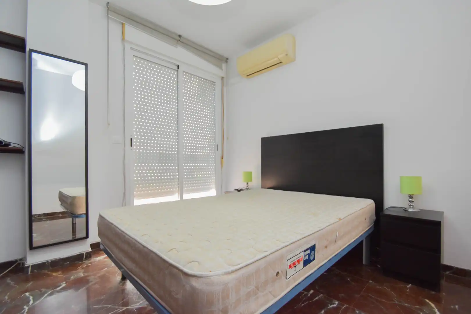 Habitación de Piso en venta en Granada con Aire acondicionado, Calefacción y Terraza